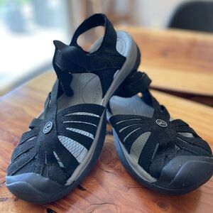 Women’s Keen Sandals 8.5